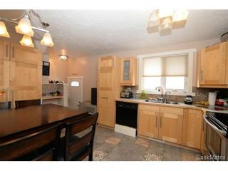 Photo 4: 3307 AVONHURST Drive in Regina: Coronation Park Single Family Dwelling for sale (Regina Area 03)  : MLS®# 528624