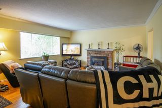 Photo 2: 11314 ROYAL Crescent in Surrey: Royal Heights House for sale (North Surrey)  : MLS®# R2460785