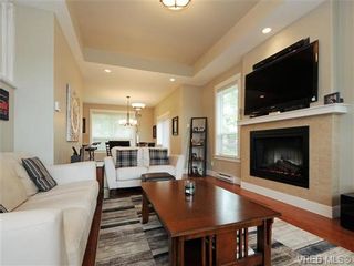 Photo 3: 12 4583 Wilkinson Rd in VICTORIA: SW Royal Oak House for sale (Saanich West)  : MLS®# 732654