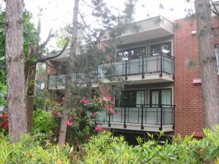 Photo 9: 402 360 E 2ND Street in North Vancouver: Lower Lonsdale Condo for sale in "EMERALD MANOR" : MLS®# V833051