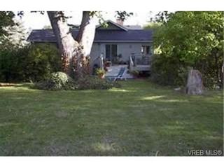 Photo 4: 1815 Ferndale Rd in VICTORIA: SE Gordon Head House for sale (Saanich East)  : MLS®# 321663