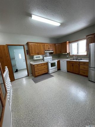 Photo 4: 202 Hudson Street in Hudson Bay: Residential for sale : MLS®# SK916557