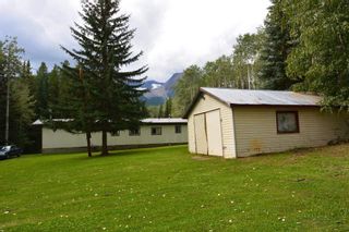 Photo 16: 6793 KROEKER Road in Smithers: Smithers - Rural Manufactured Home for sale in "Glacier View Estates" (Smithers And Area (Zone 54))  : MLS®# R2495709