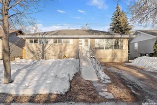 Main Photo: 31 O'Neil Crescent in Saskatoon: Sutherland Residential for sale : MLS®# SK963621