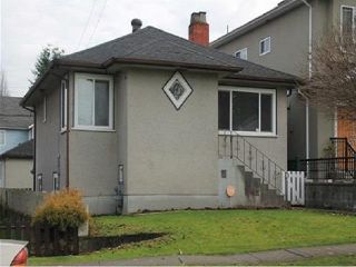 Photo 2: 5366 CECIL Street in Vancouver: Collingwood VE House for sale (Vancouver East)  : MLS®# R2795688