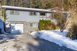Photo 1: 38273 JUNIPER Crescent in Squamish: Valleycliffe House for sale : MLS®# R2741576