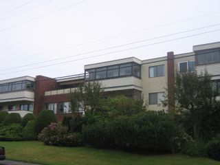 Photo 1: 313 1448 FIR Street in White_Rock: White Rock Condo for sale in "THE DORCHESTER" (South Surrey White Rock)  : MLS®# F2725801