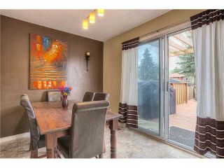 Photo 6: 869 QUEENSLAND Drive SE in CALGARY: Queensland Residential Attached for sale (Calgary)  : MLS®# C3616074