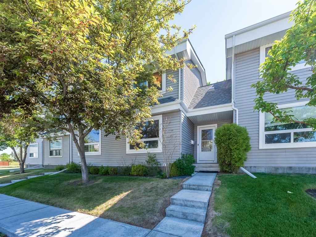 Main Photo: 21 4360 58 Street NE in Calgary: Temple Row/Townhouse for sale : MLS®# A1123452
