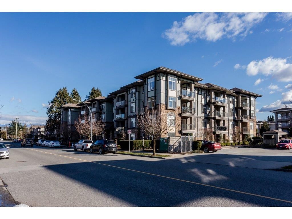Main Photo: 303 33338 MAYFAIR AVENUE in : Central Abbotsford Condo for sale : MLS®# R2245652