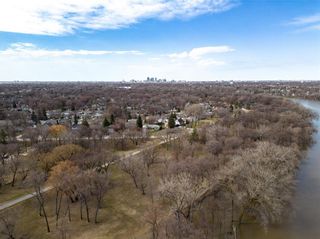 Photo 38: 945 Kildonan Drive in Winnipeg: Fraser's Grove Residential for sale (3C)  : MLS®# 202312695