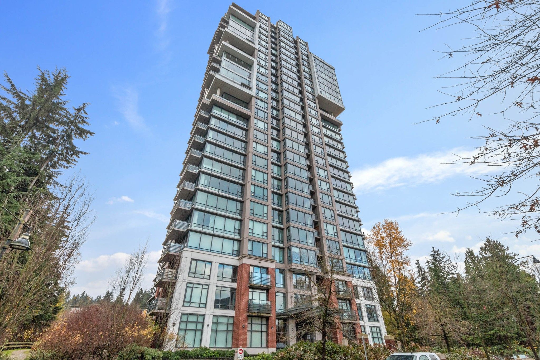 Main Photo: 1604 301 CAPILANO Road in Port Moody: Port Moody Centre Condo for sale in "THE RESIDENCES AT SUTERBROOK VILLAGE" : MLS®# R2635076