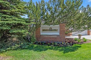Photo 2: 1086 Shawnee Road SW in Calgary: Shawnee Slopes Semi Detached (Half Duplex) for sale : MLS®# A2060496