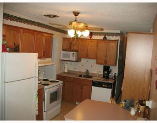 Photo 2:  in WINNIPEG: East Kildonan Single Family Detached for sale (North East Winnipeg)  : MLS®# 2715265