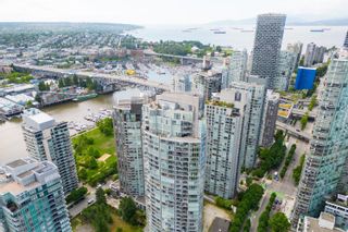 Photo 2: 4303 1408 STRATHMORE Mews in Vancouver: Yaletown Condo for sale in "WEST ONE" (Vancouver West)  : MLS®# R2842411