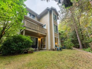 Photo 1: 34 9000 ASH GROVE Crescent in Burnaby: Forest Hills BN Townhouse for sale in "ASHBROOK PLACE" (Burnaby North)  : MLS®# R2733829