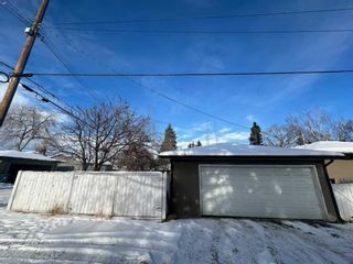 Photo 5: 419 42 Street SW in Calgary: Wildwood Detached for sale : MLS®# A2102865