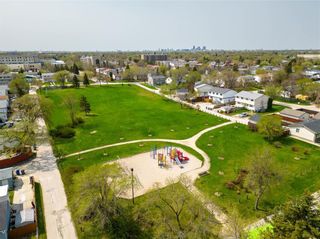 Photo 36: 110 Snowdon Avenue in Winnipeg: Valley Gardens Residential for sale (3E)  : MLS®# 202312891