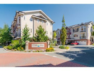 Photo 2: 79 8068 207 Street in Langley: Willoughby Heights Townhouse for sale in "Yorkson Creek South" : MLS®# R2399664