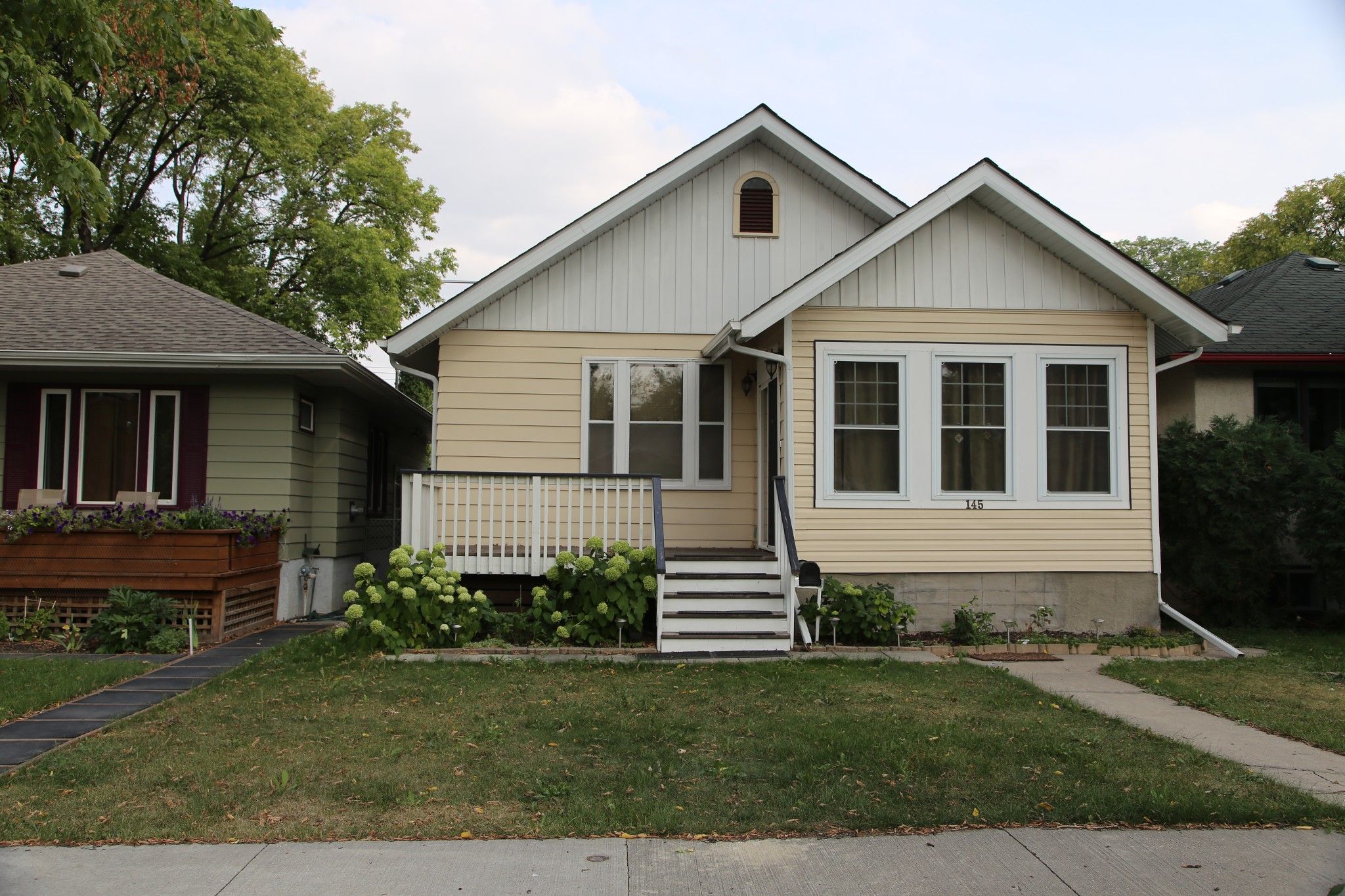 Photo 2: Photos: 145 Garfield Street South in Winnipeg: Wolseley Single Family Detached for sale (5B) 