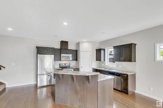 Photo 7: 2 10417 69 Avenue in Edmonton: Zone 15 House Half Duplex for sale : MLS®# E4353435