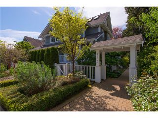 Photo 2: 1 1803 MACDONALD Street in Vancouver: Kitsilano Townhouse for sale in "TATLOW COURTS" (Vancouver West)  : MLS®# V1062400