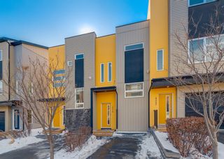 Photo 1: 424 Covecreek Circle NE in Calgary: Coventry Hills Row/Townhouse for sale : MLS®# A2035722