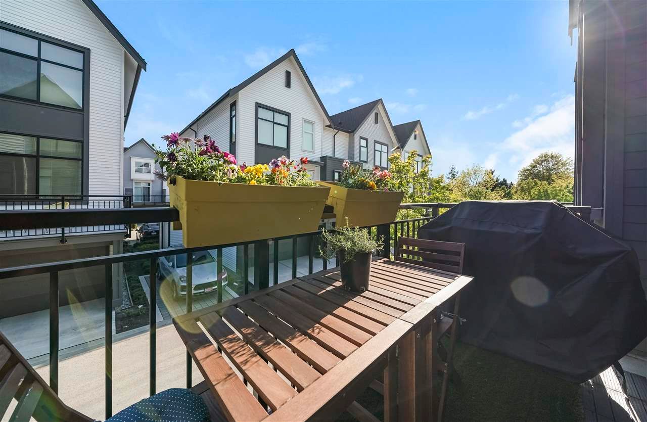 Photo 10: Photos: 71 17555 57A Avenue in Surrey: Cloverdale BC Townhouse for sale in "HAWTHORNE by MOSAIC HOMES" (Cloverdale)  : MLS®# R2576658