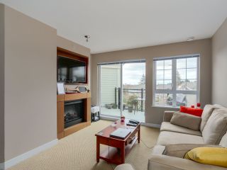 Photo 4: 405 2940 KING GEORGE Boulevard in Surrey: Elgin Chantrell Condo for sale in "HIGH STREET" (South Surrey White Rock)  : MLS®# R2041949