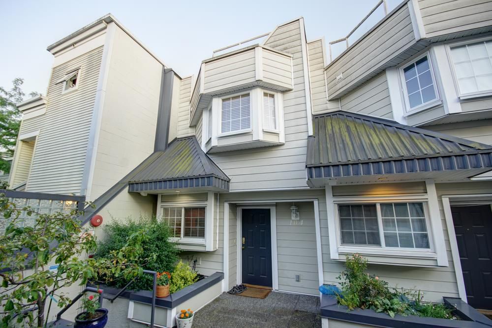 Main Photo: 104 3753 W 10TH Avenue in Vancouver: Point Grey Townhouse for sale (Vancouver West)  : MLS®# R2210216