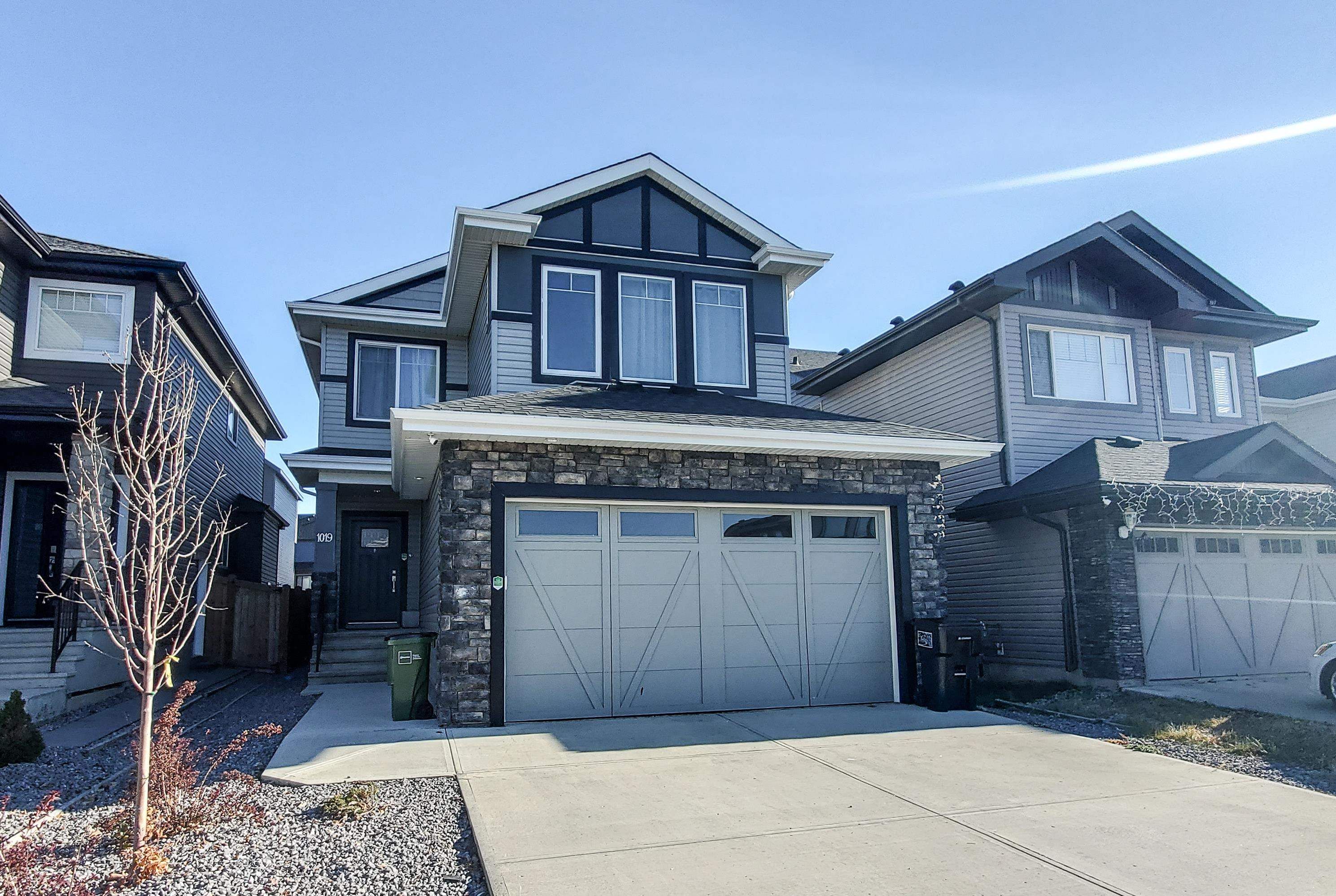 Main Photo: 1019 158 Street SW in Edmonton: Zone 56 House for sale : MLS®# E4268351