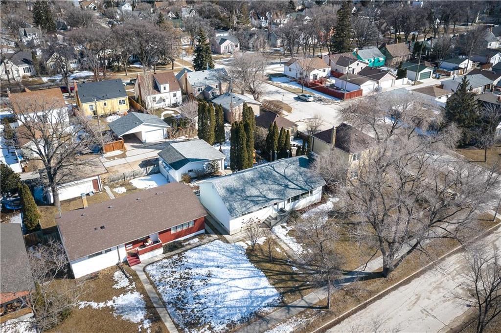 Photo 40: Photos: 70 Champlain Street in Winnipeg: Norwood Residential for sale (2B)  : MLS®# 202105429