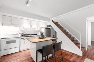 Photo 3: 43 870 W 7TH Avenue in Vancouver: Fairview VW Townhouse for sale in "Laurel Court" (Vancouver West)  : MLS®# R2865357