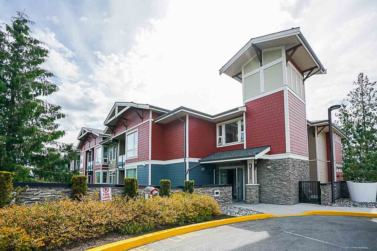 Main Photo: 301 2238 WHATCOM Road in Abbotsford: Abbotsford East Condo for sale in "Waterleaf" : MLS®# R2276818