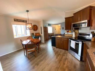 Photo 4: 8610 79A Street in Fort St. John: Fort St. John - City SE Manufactured Home for sale in "WINDFIELD ESTATES" (Fort St. John (Zone 60))  : MLS®# R2484457