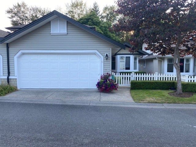 Main Photo: 5 6488 168 STREET in Surrey: Cloverdale BC Townhouse for sale (Cloverdale)  : MLS®# R2484606