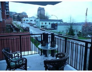 Photo 10: 206 833 AGNES Street in New_Westminster: Downtown NW Condo for sale in "NEWS" (New Westminster)  : MLS®# V701575