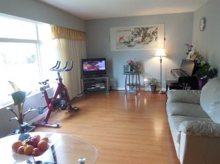 Photo 2: 1860 NANAIMO Street in Vancouver: Renfrew VE House for sale (Vancouver East)  : MLS®# R2071768