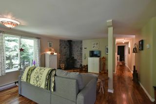 Photo 10: 93 CHADWICK Road in Gibsons: Gibsons & Area House for sale (Sunshine Coast)  : MLS®# R2594709
