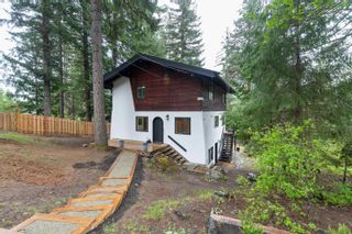 Main Photo: 8636 LAKEWOOD Court in Whistler: Alpine Meadows House for sale in "Alpine Meadows" : MLS®# R2884602