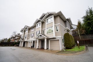 Photo 2: 18 20195 68 Avenue in Langley: Willoughby Heights Townhouse for sale : MLS®# R2746792