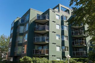 Photo 37: 705 1508 MARINER Walk in Vancouver: False Creek Condo for sale in "Mariner Point" (Vancouver West)  : MLS®# R2741237