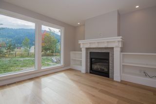 Photo 12: 2240 Southeast 15 Avenue in Salmon Arm: HILLCREST HEIGHTS House for sale (SE Salmon Arm)  : MLS®# 10158069