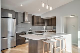 Photo 7: 16112 96 Avenue in Edmonton: Zone 22 House Half Duplex for sale : MLS®# E4271801