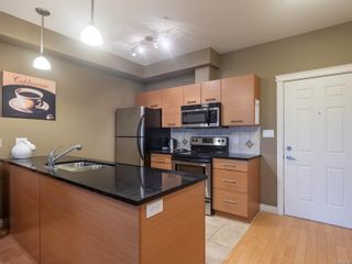 Photo 2: 203 2380 Brethour Ave in Sidney: Si Sidney North-East Condo for sale : MLS®# 950899