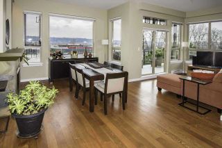 Photo 3: 309 250 SALTER Street in New Westminster: Queensborough Condo for sale in "Paddlers Landing" : MLS®# R2244430