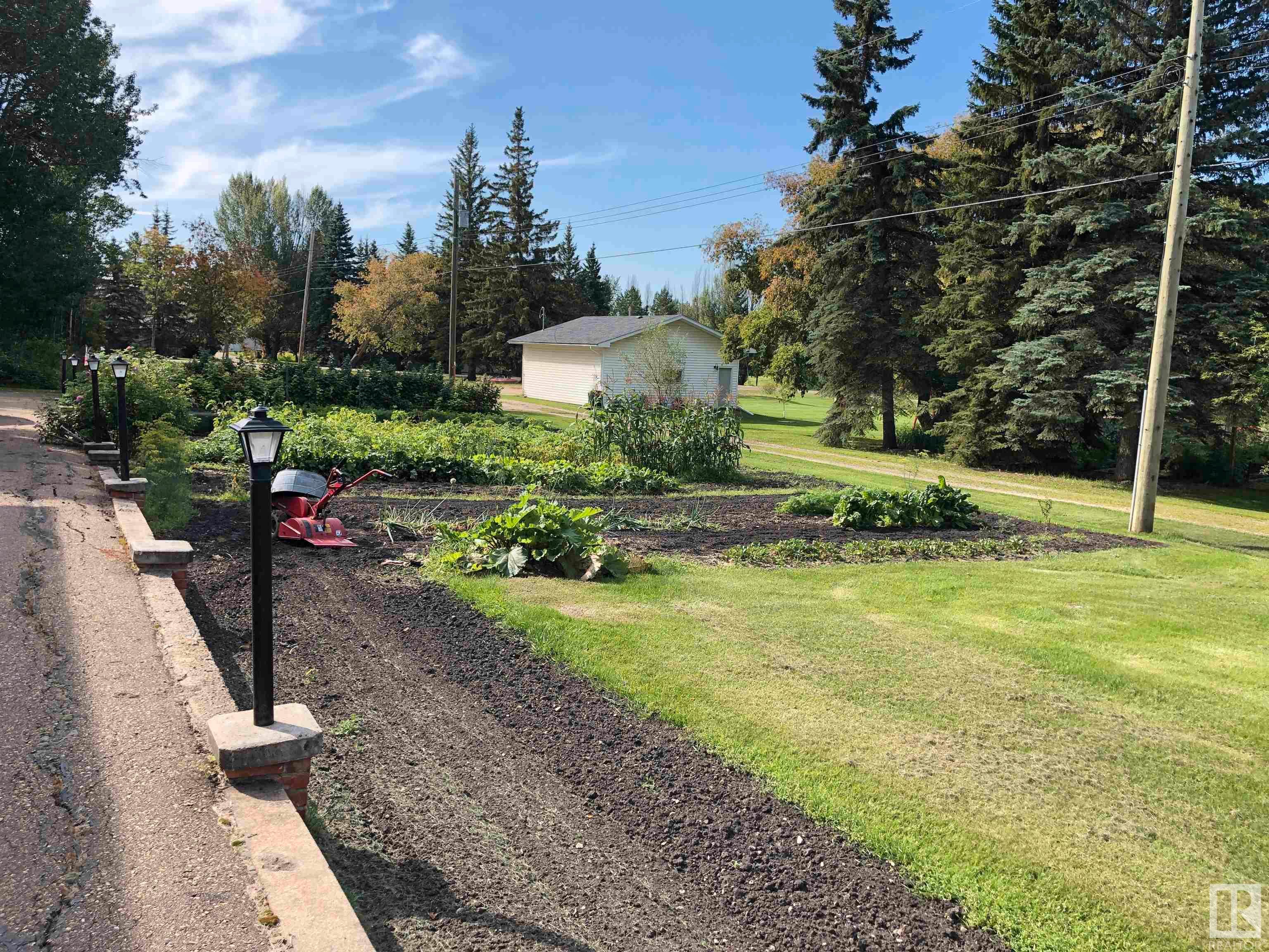 Main Photo: 5017 51 Avenue: Jarvie Vacant Lot for sale : MLS®# E4279409