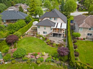 Photo 5: 14254 HAWKSTREAM Drive in Surrey: Bear Creek Green Timbers House for sale : MLS®# R2786213