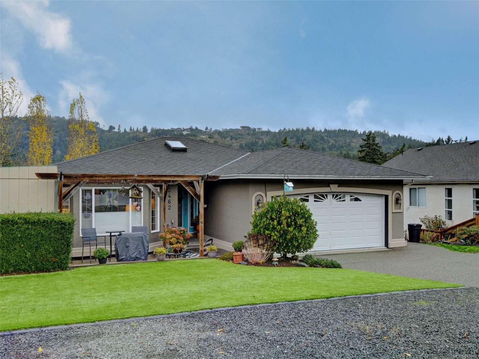Main Photo: 2462 Prospector Way in Langford: La Florence Lake House for sale : MLS®# 875340