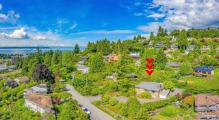 Photo 2: 845 8TH Street in West Vancouver: Sentinel Hill House for sale : MLS®# R2683774